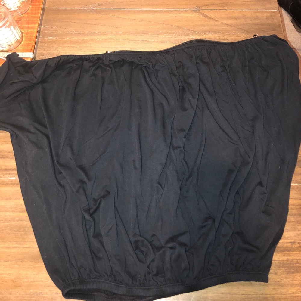 Off - Shoulder Athletic Shirt